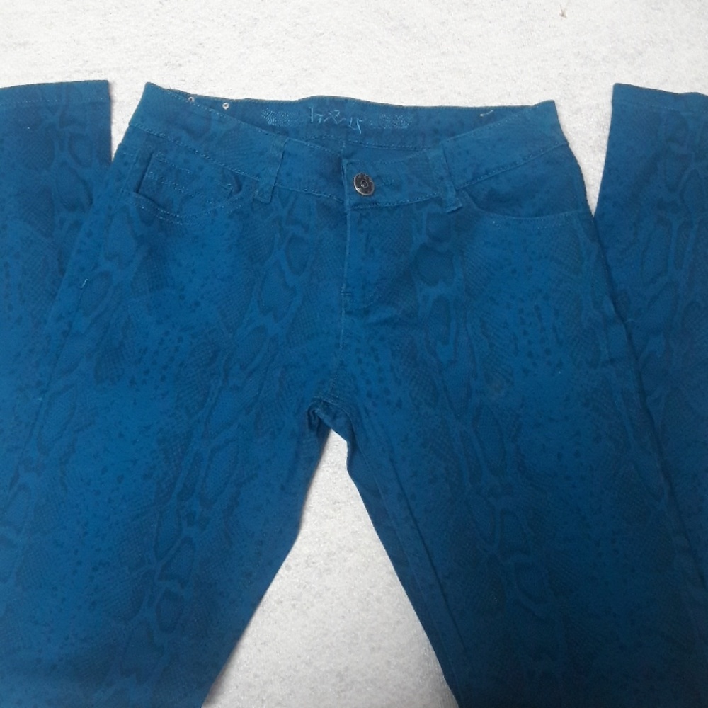 Blue jeggings